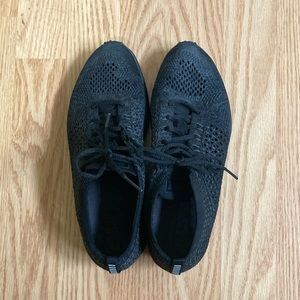 Mens flyknit racer 6.5 women’s size 8 - worn a couple of times - asking $140 obo